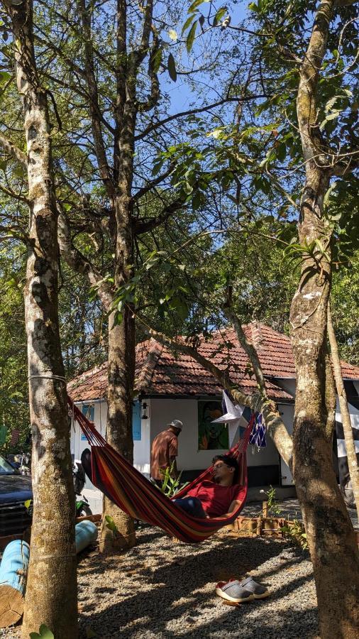Crossroads Hostel 1957 Kalpatta Ngoại thất bức ảnh