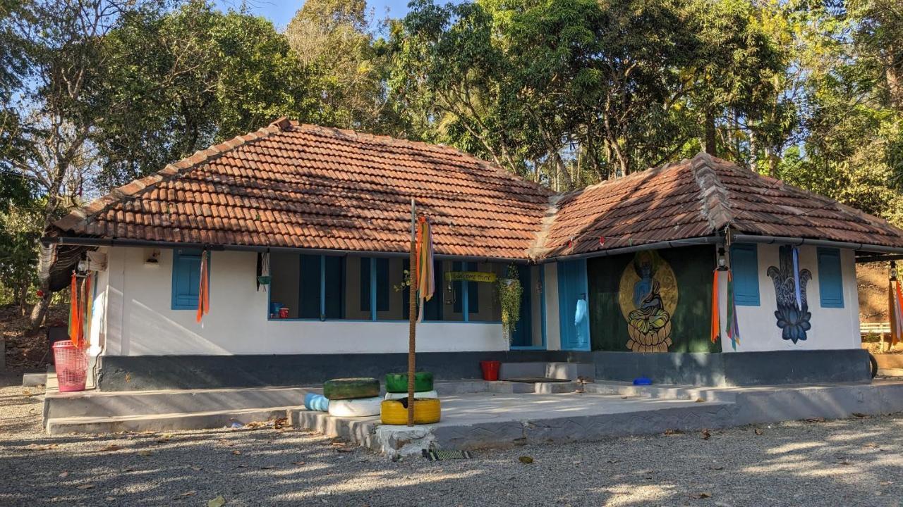 Crossroads Hostel 1957 Kalpatta Ngoại thất bức ảnh