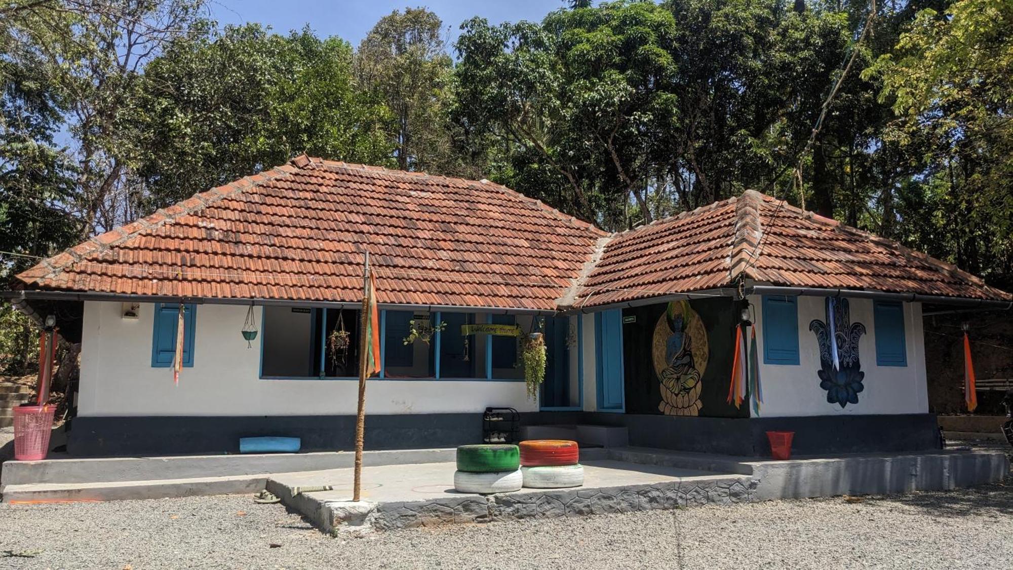 Crossroads Hostel 1957 Kalpatta Ngoại thất bức ảnh